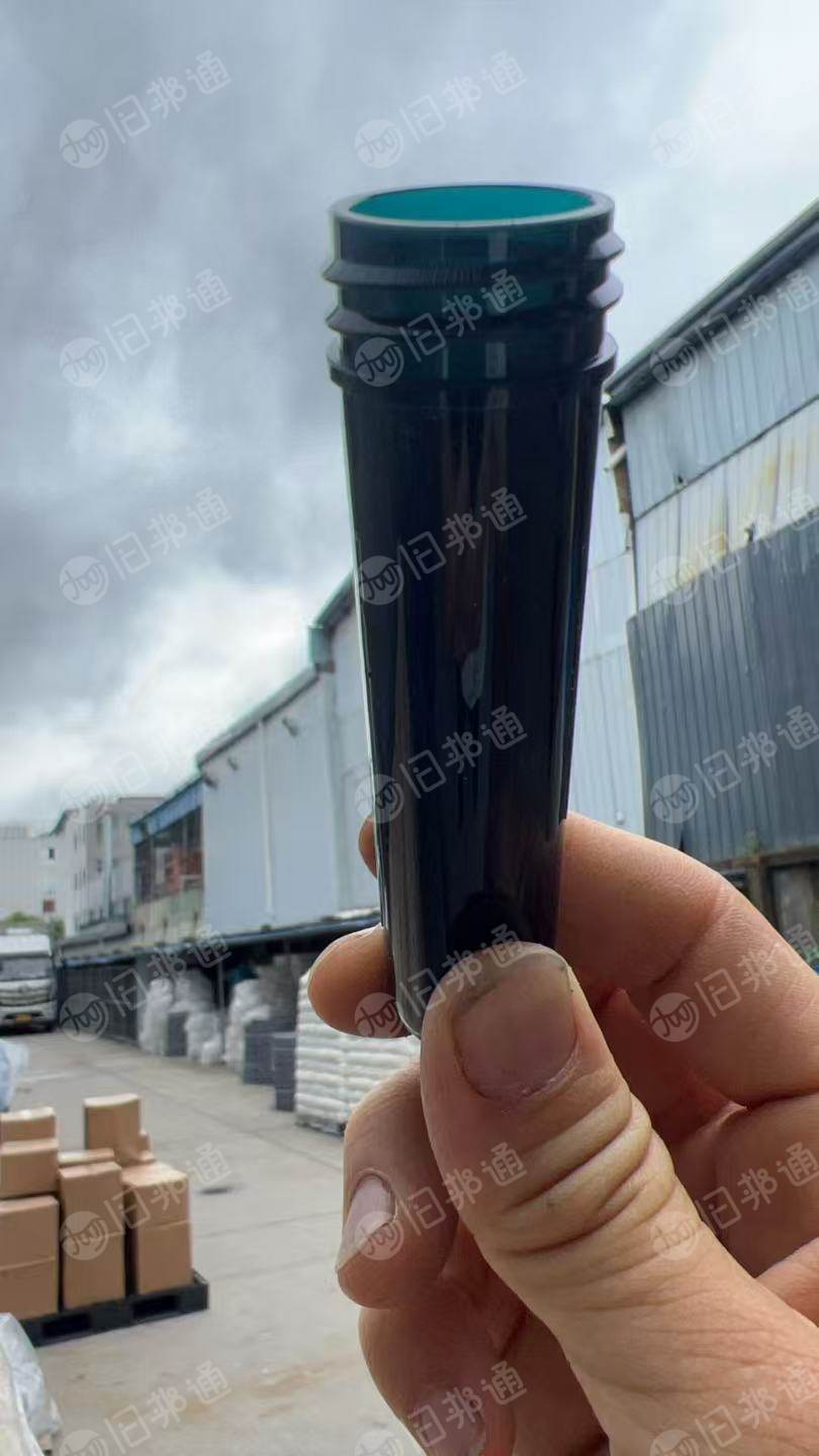 出售化妆品厂下来的pet瓶胚毛料，现货十多吨