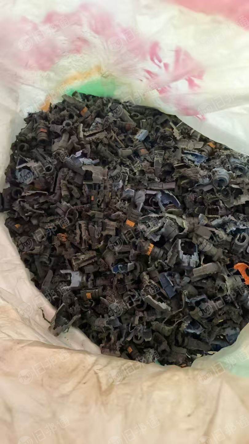 长期出售尼龙破碎料，单6的，现货40吨