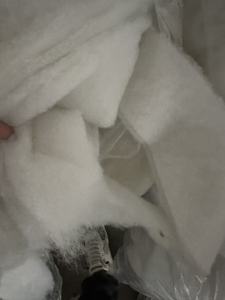 长期出售家私厂下来的干净丝棉边角料，无胶棉边角料，不压包，月供十几吨，货在广东惠州