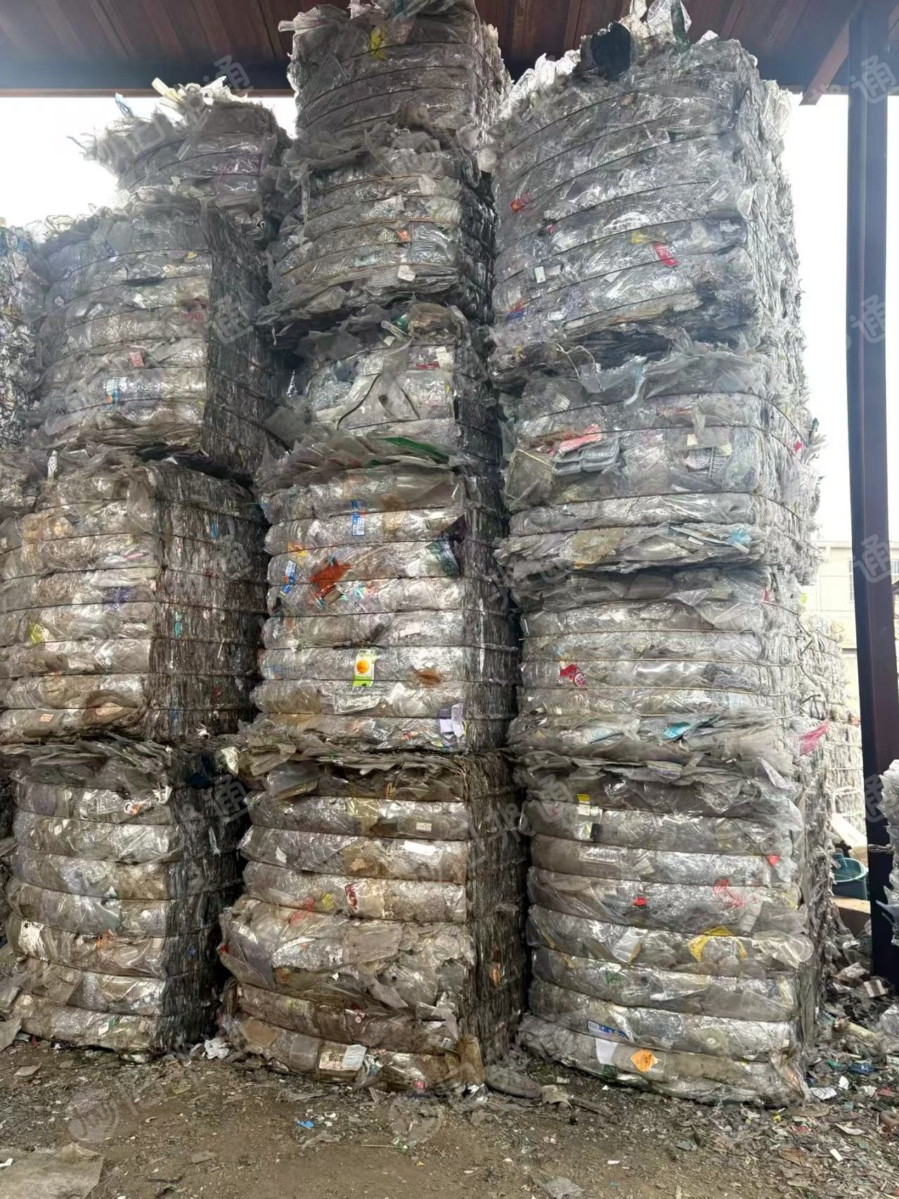 长期出售生活吸塑盒压块，现货9.6一车