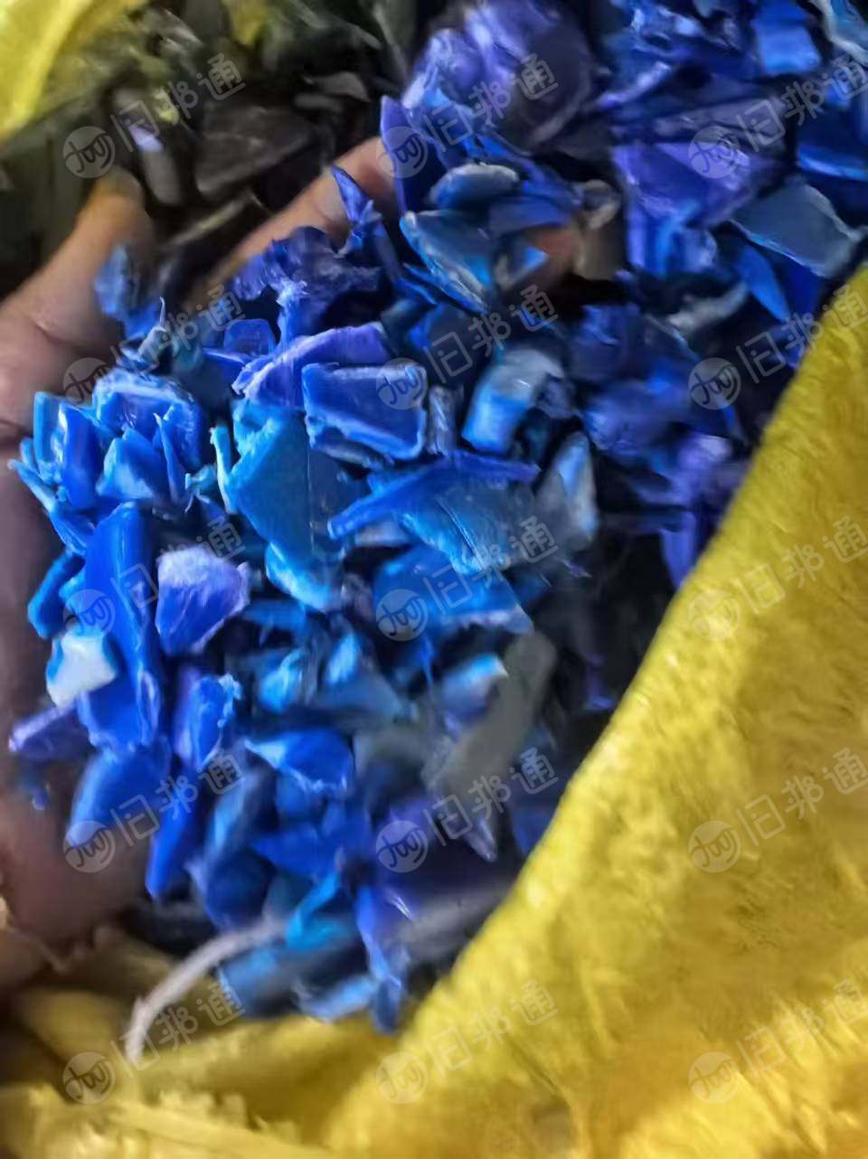 出售大小蓝桶破碎料，全漂，清洗甩干，现货100吨