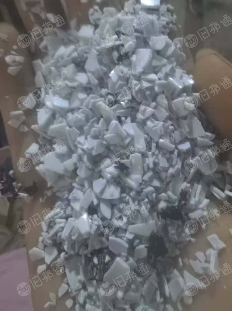 出售清洗好的pet吸塑盒破碎料,乳白,含少量棉,现货100多吨