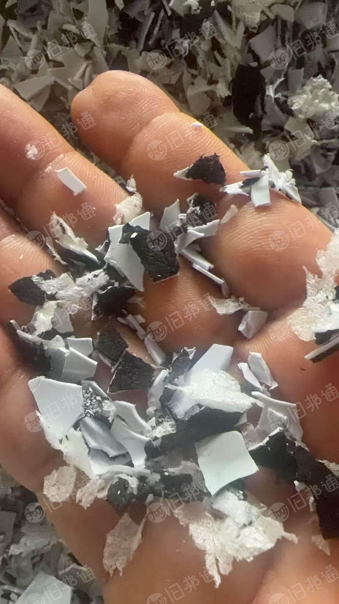 出售清洗好的pet吸塑盒破碎料，乳白，含少量棉，现货100多吨