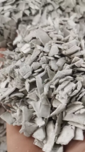 出售发泡胶皮破碎料，浮水钢卷皮破碎料，月供100吨