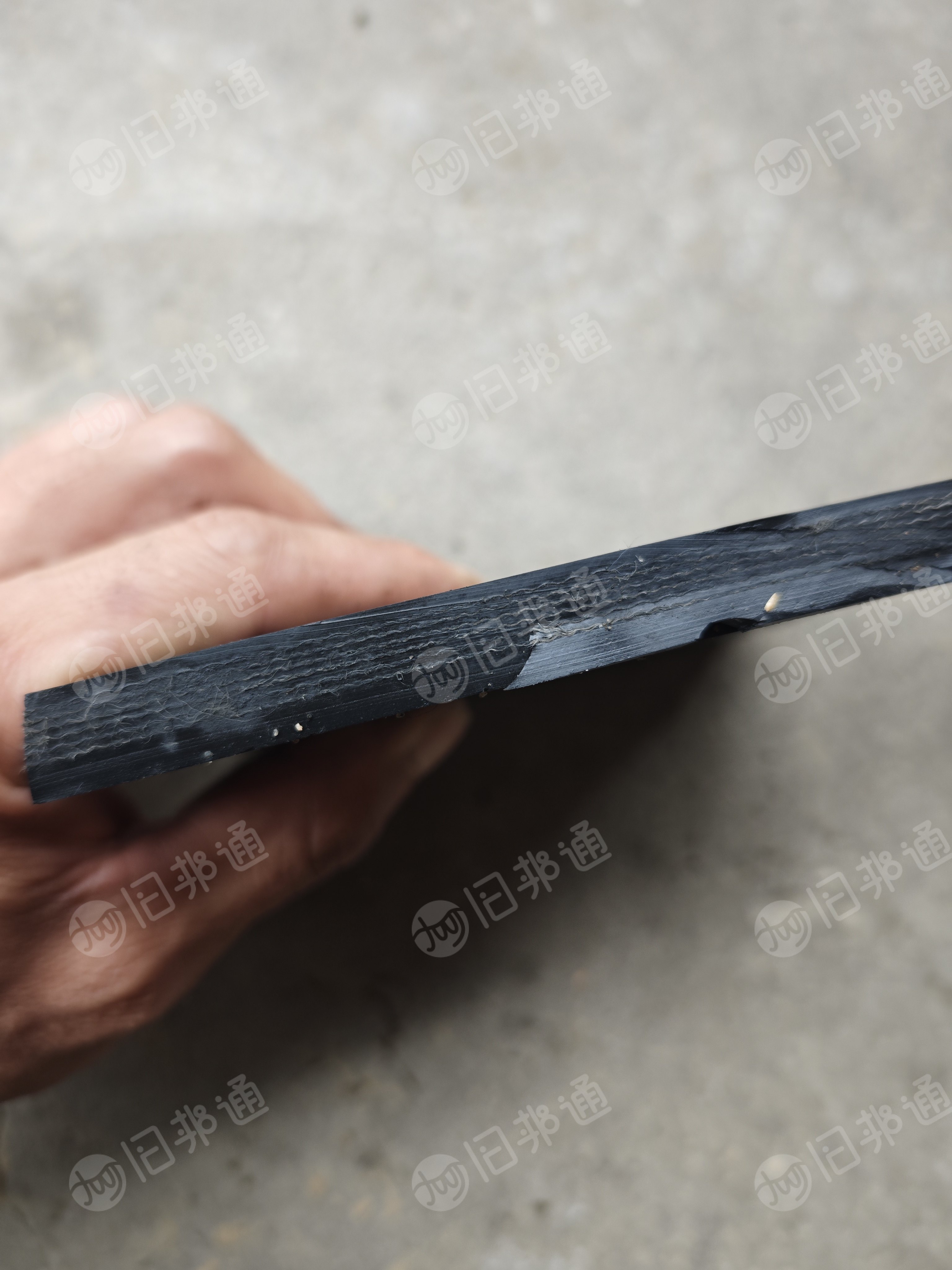 出售橡胶输送带废料，不带钢丝，有一二十吨