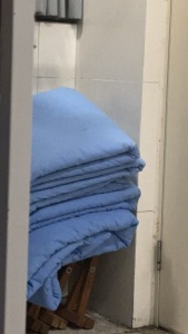 出售纯棉学生被，旧学生被，薄被，厚被，褥子都有