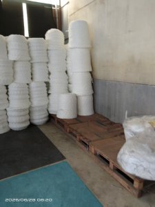 长期出售做指套全涤珍珠纹边角料，涤纶边角料，涤纶无纺布，在安徽安庆