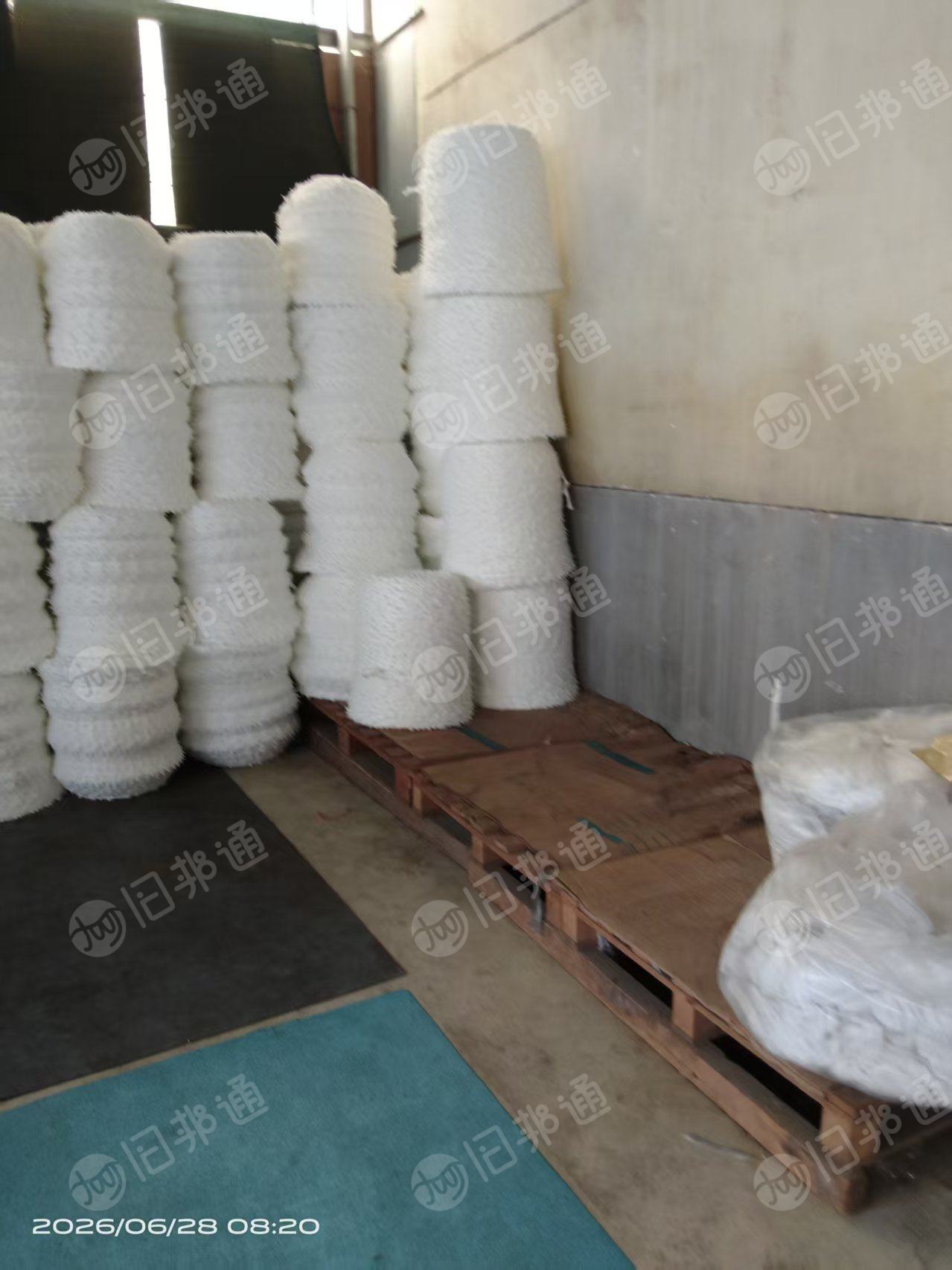 长期出售做指套全涤珍珠纹边角料，涤纶边角料，涤纶无纺布，在安徽安庆
