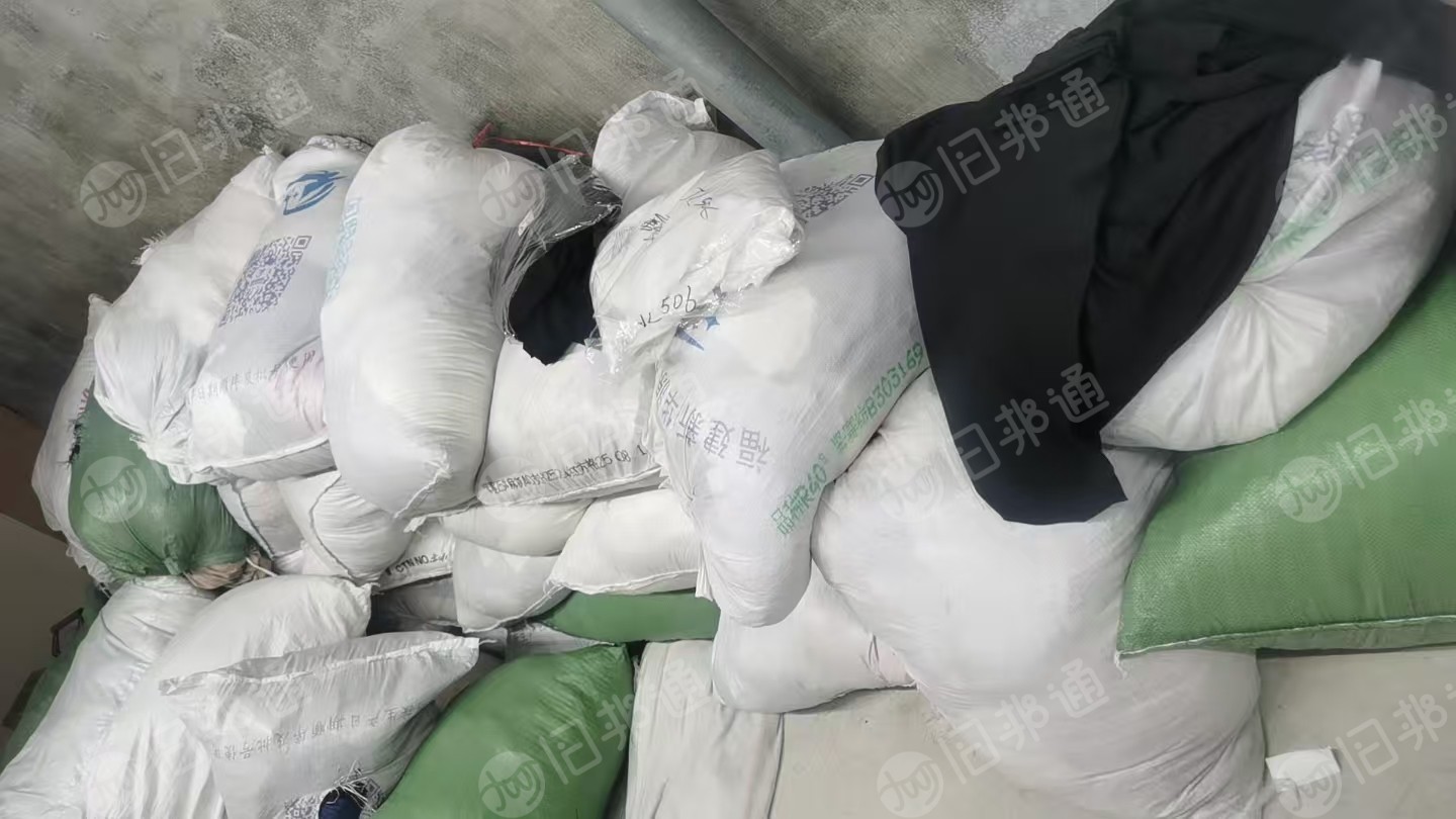 出售染厂下来的样布尾货，样布，基本上都是锦纶材质的，现货5吨左右，货在广东揭阳