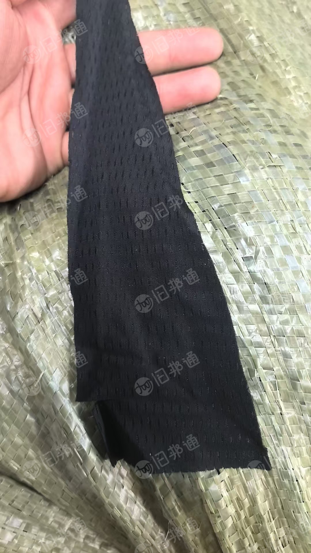 长期出售各种尼龙废布，防晒衣边角料，四面弹废布，月供60吨，有分拣开，货在福建泉州