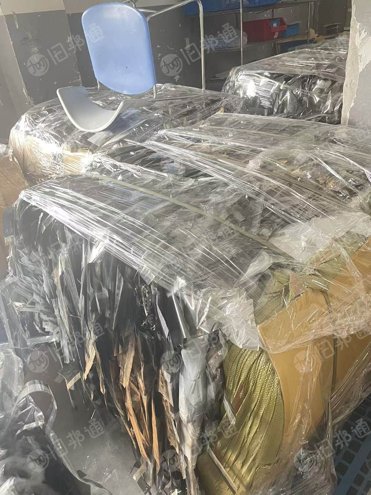 出售PET偏光片废料，裁切下来的边料，现货一挂车