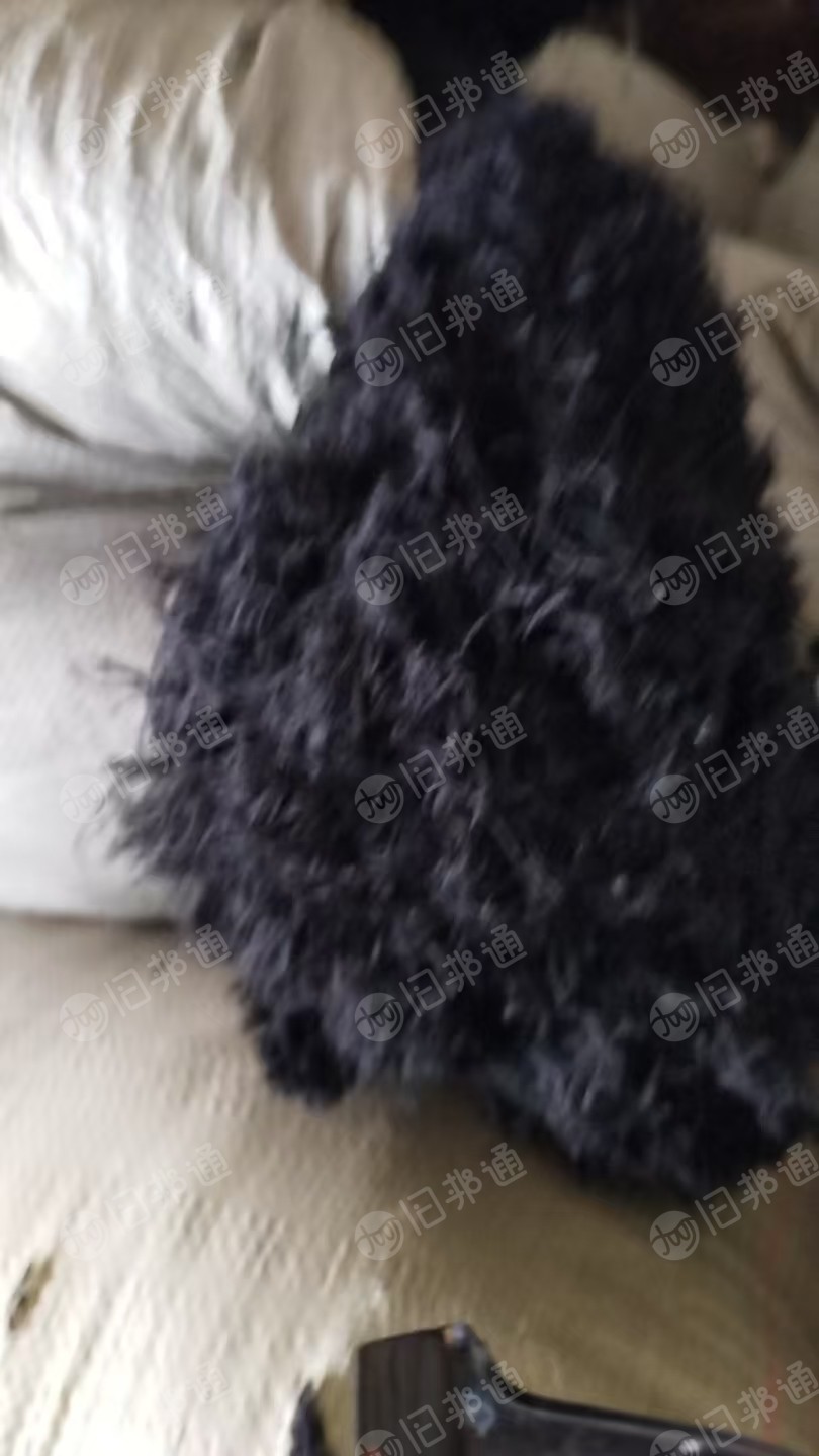 长期出售杂色涤纶废丝，经编机下来的，可以造粒用，每个月20吨左右，货在江苏常州
