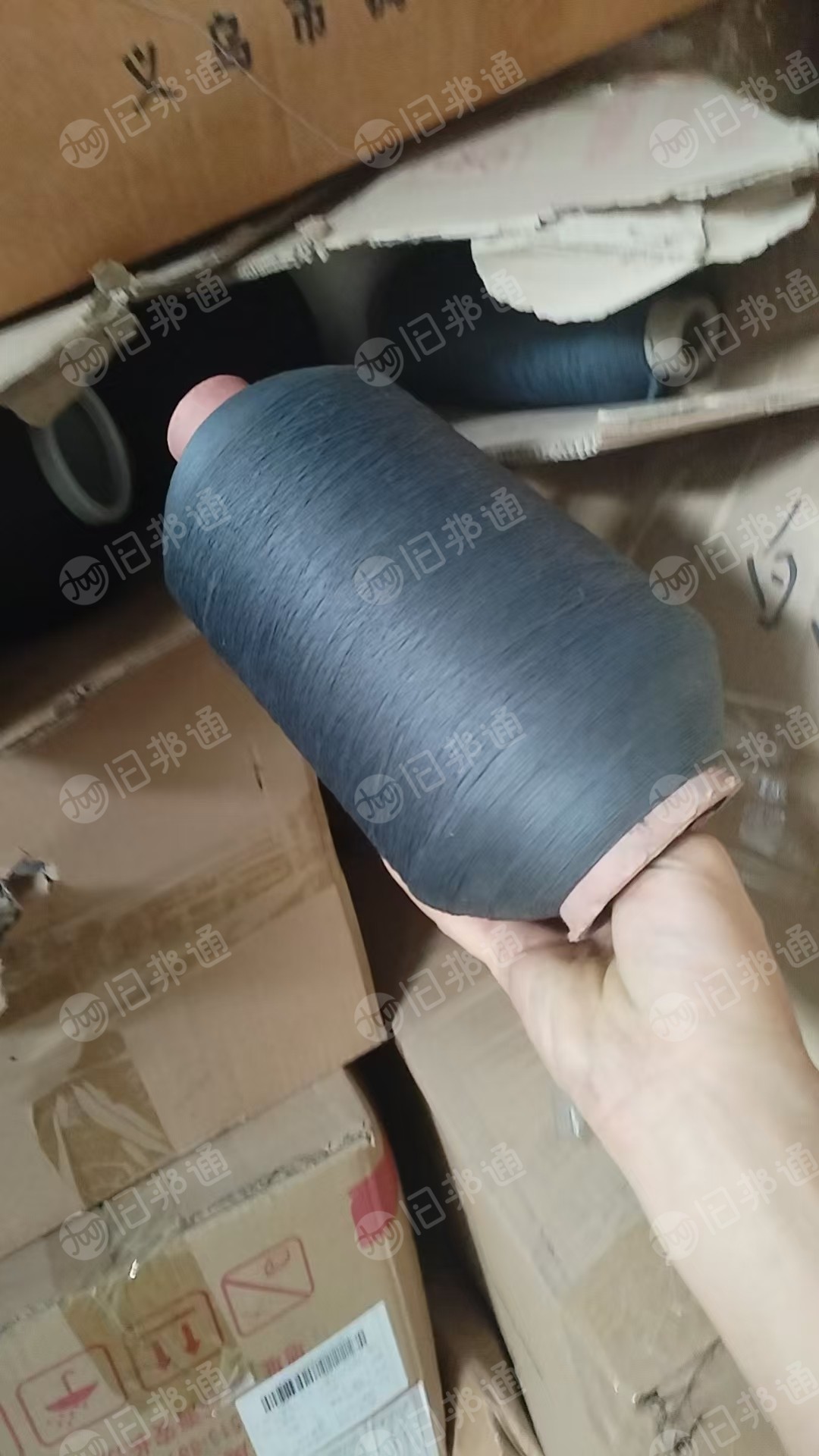 出售处理纱线，库存纱线，有涤纶跟锦纶材质，统货一起出，现货有50吨，货在浙江金华