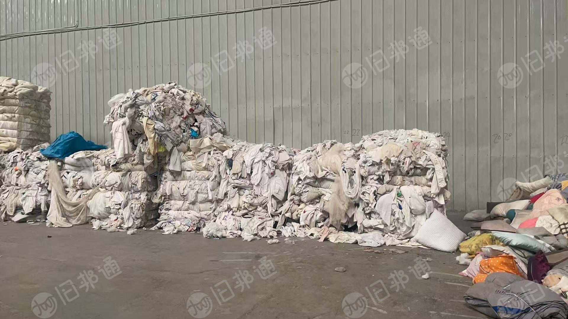 旧衣服分拣厂长期出售旧衣服分拣货，旧衣服大白，垃圾鞋，二白，黑料