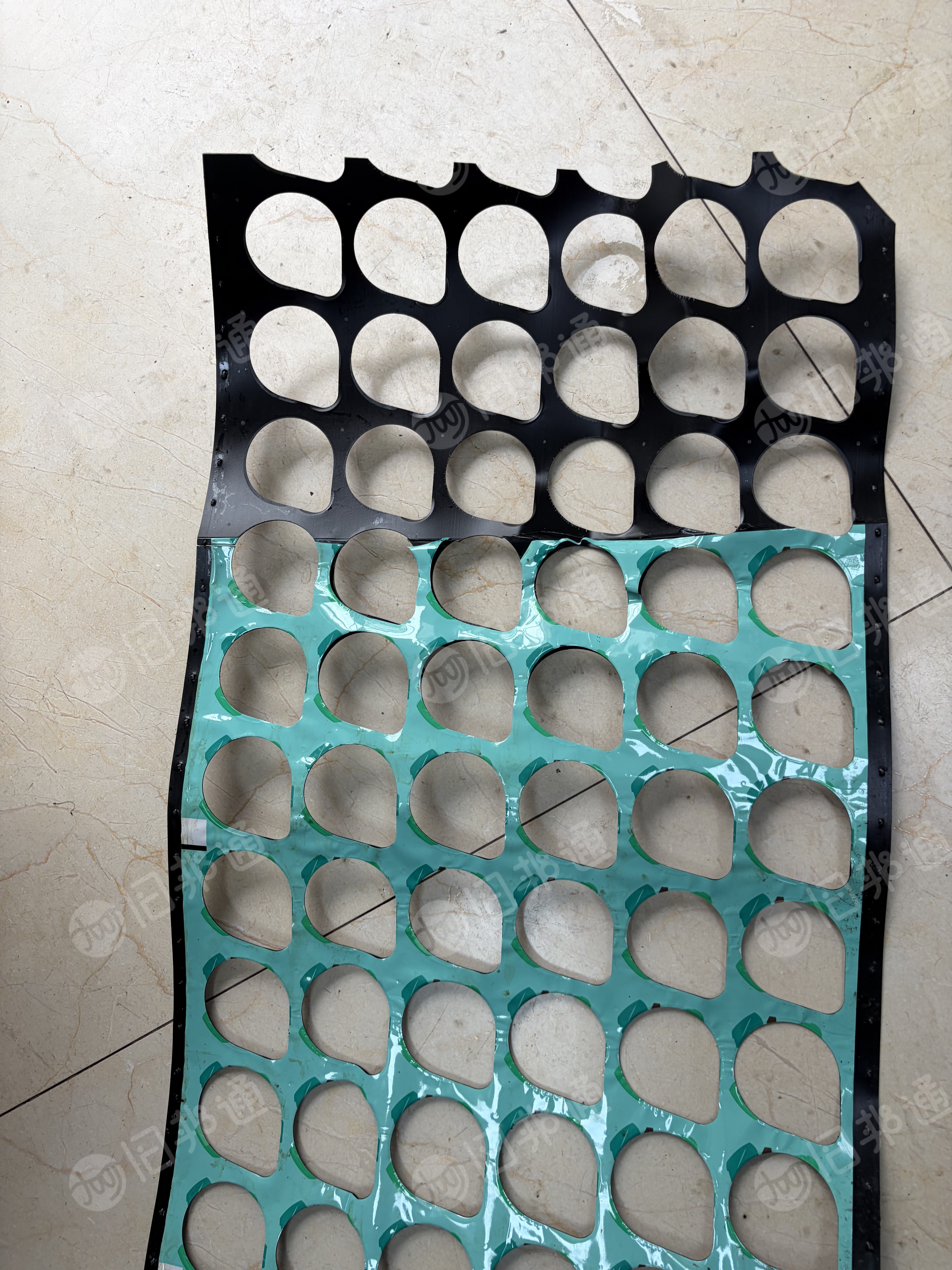 出售饮料厂下来的pp铝塑膜，环保食品级，含铝量20%，无杂质无标签，现货30吨