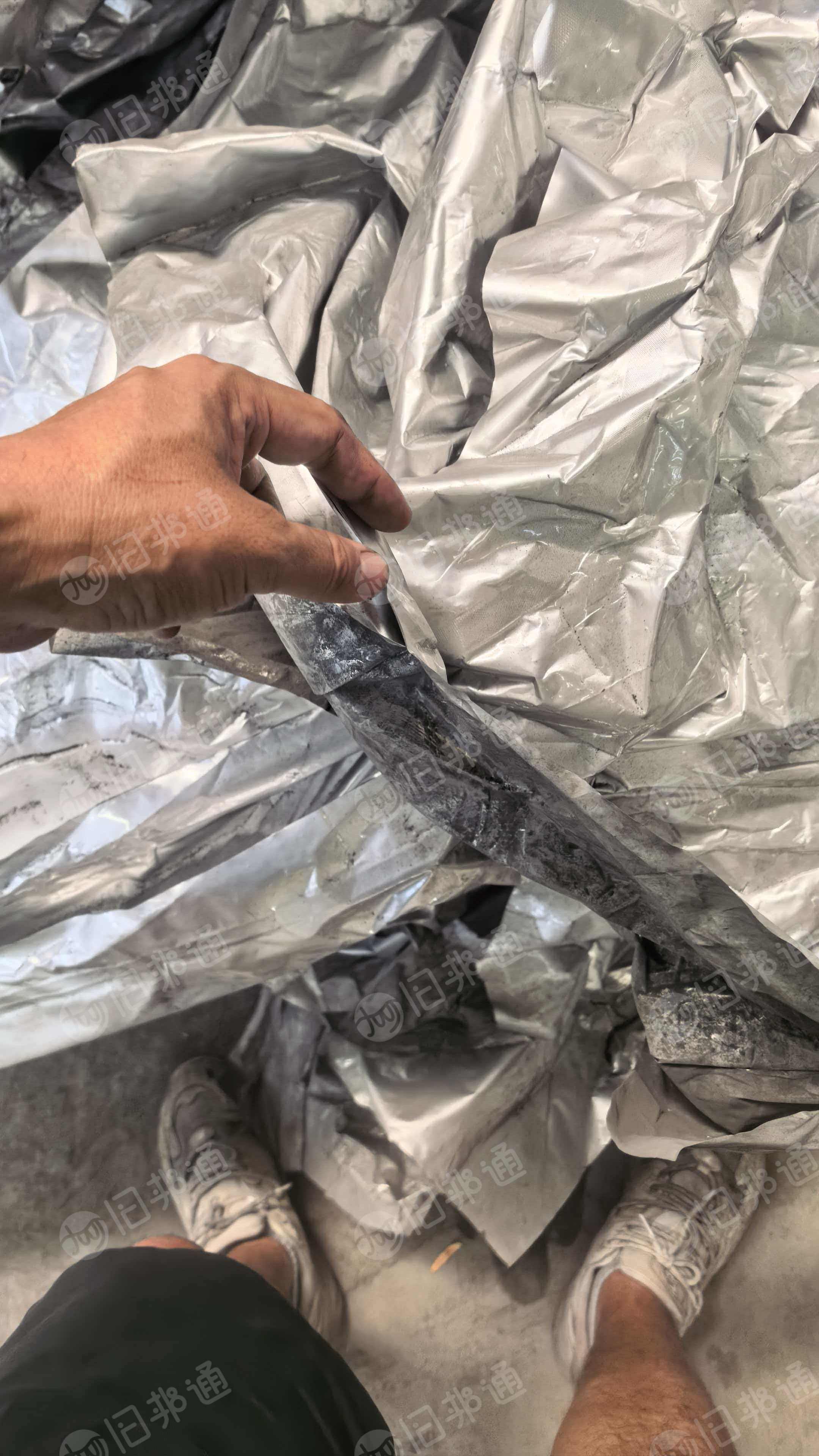出售装磷酸铁锂的电池粉铝塑膜,现货20吨,长期有货