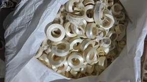 现货处理一批TPU融纺料，纸管割下来的，现货20多吨，货在广东汕头