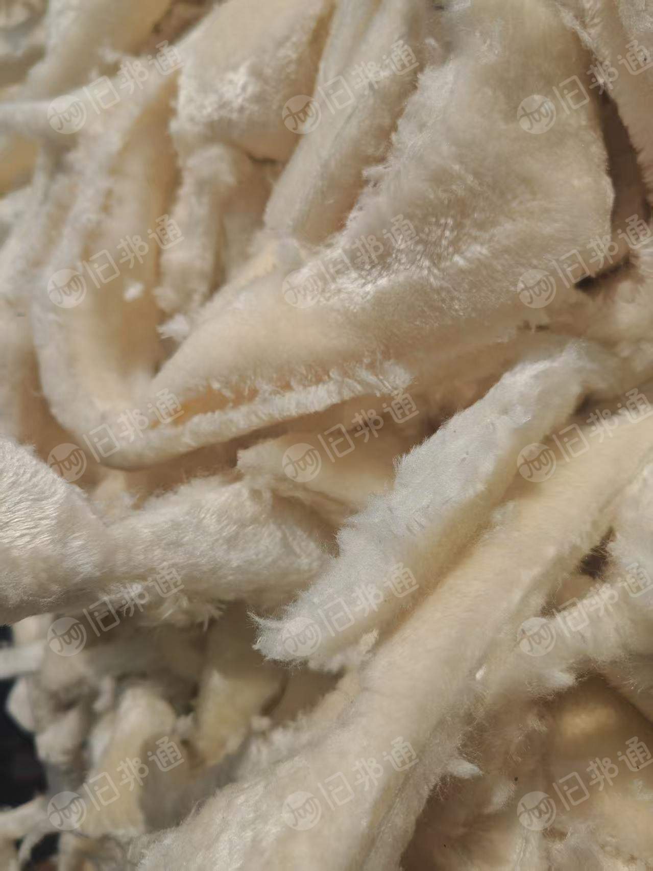 现货处理一批舒绵绒带海绵，可以做保温被用，现货30吨，货在浙江温州