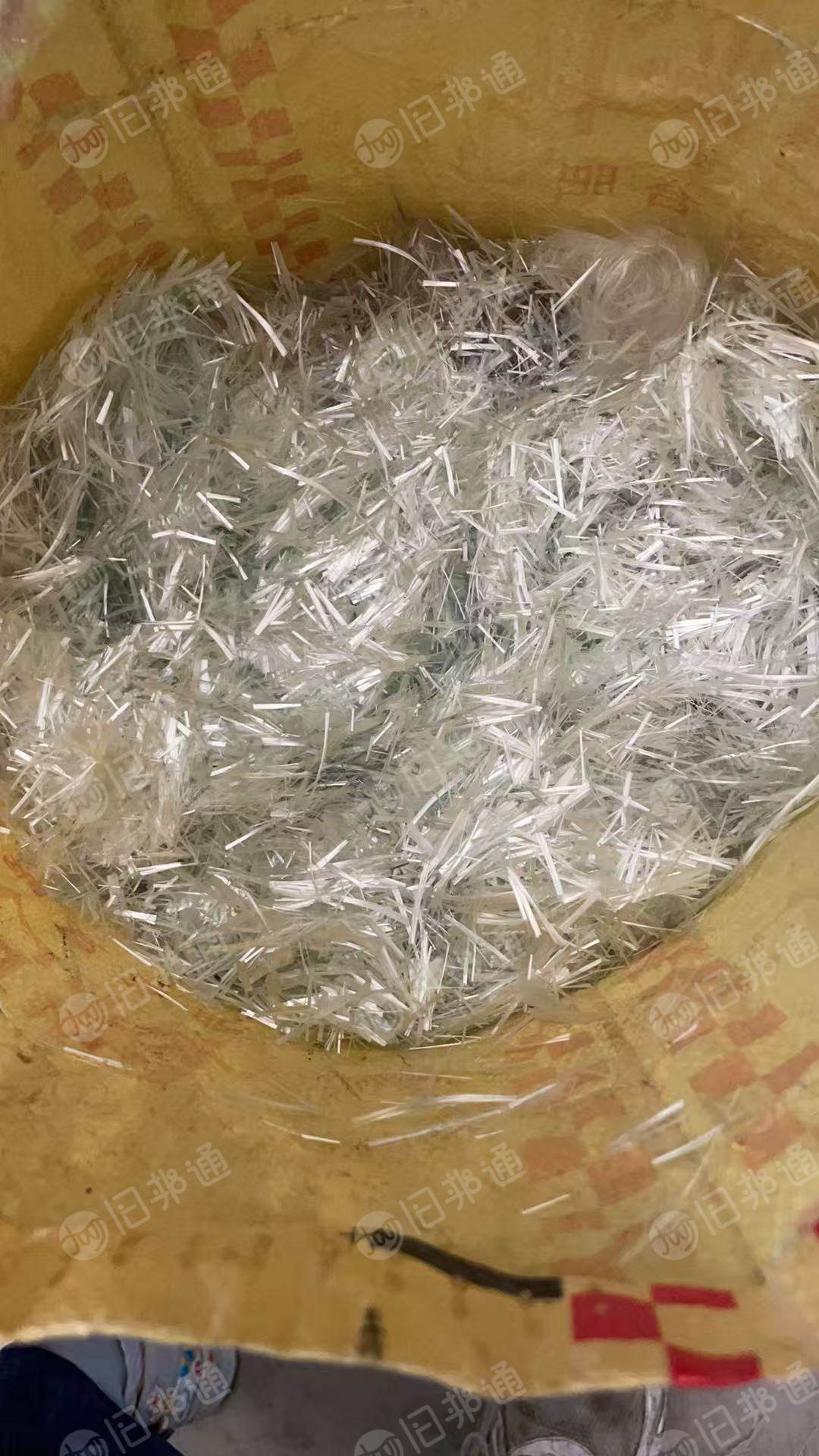 长期出售玻纤方格布下来的无碱玻璃纤维废丝,玻璃丝,玻纤,1200和600的,可以分开可统货出