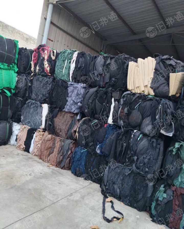 长期出售杂色涤丙无纺布，涤丙下脚料，含涤80%，在江苏扬州