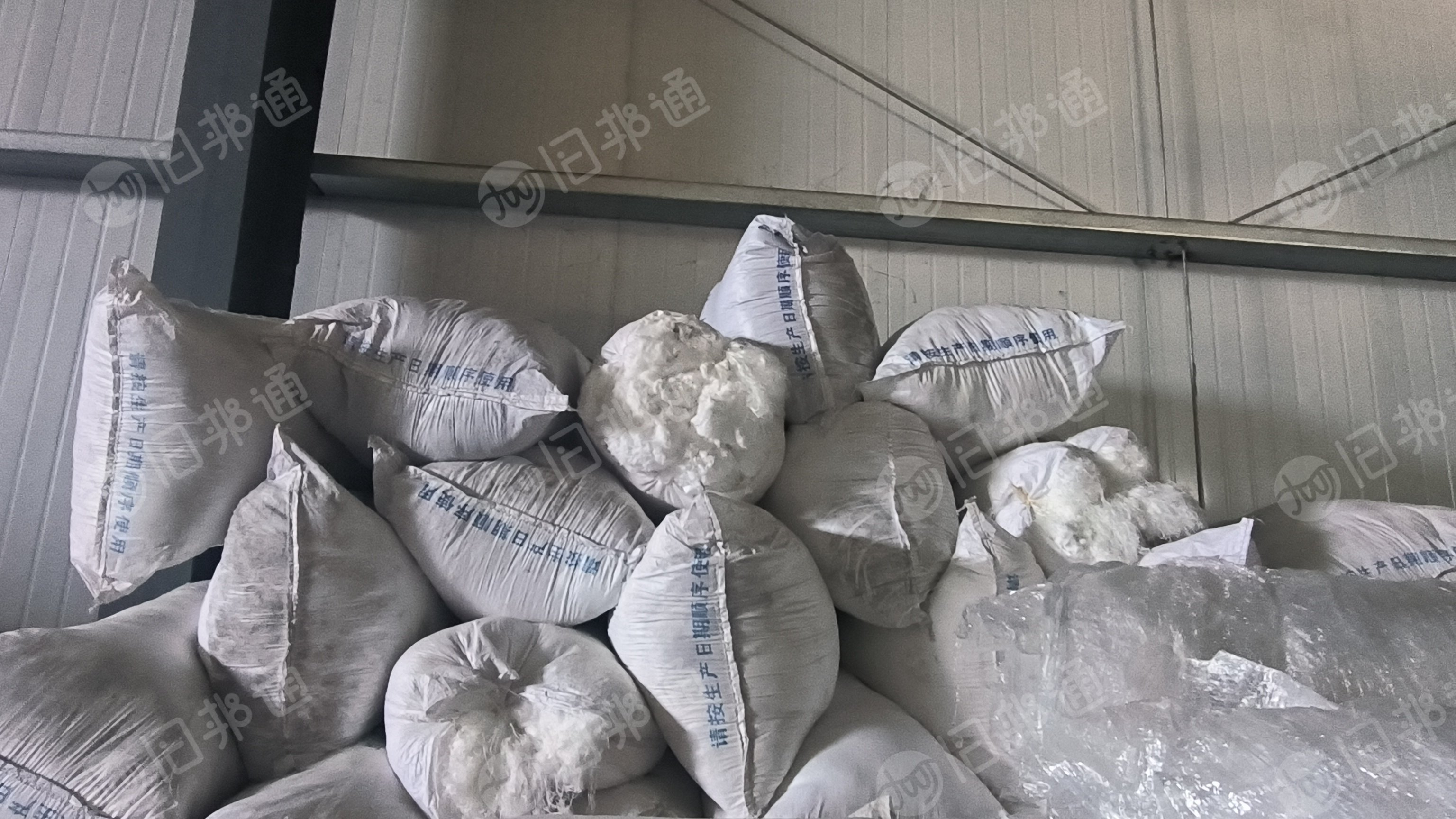 长期出售涤纶加弹废丝，涤纶废丝，现货4吨左右，在湖北黄冈