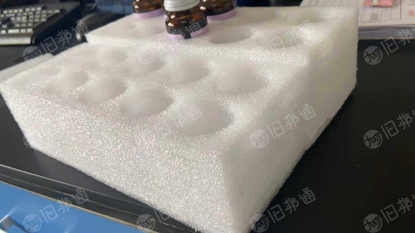 出售大白珍珠棉厂货，包装内衬下来的，旺季每月十几吨，淡季两三吨