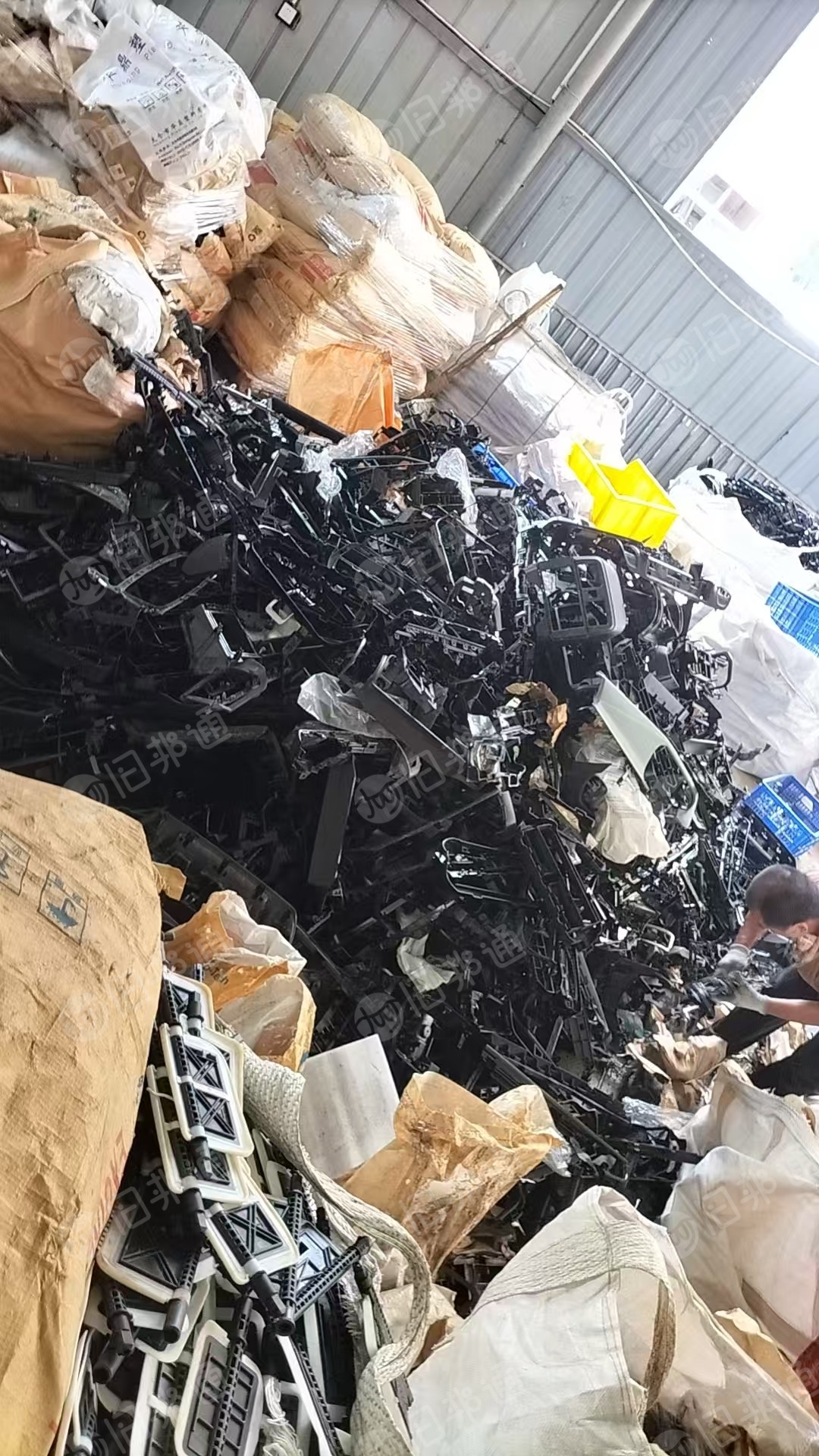 求购汽车配件,PP PC合金 尼龙ABS毛料,破碎用,月需30吨