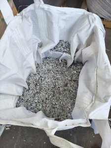 长期出售pet家具膜破碎料，现货够车