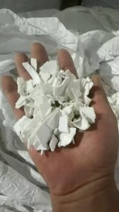 出售杂色涂料桶破碎料，无字涂料桶破碎料