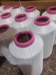 长期出售白色涤纶丝，涤纶绞边丝，货在江苏苏州
