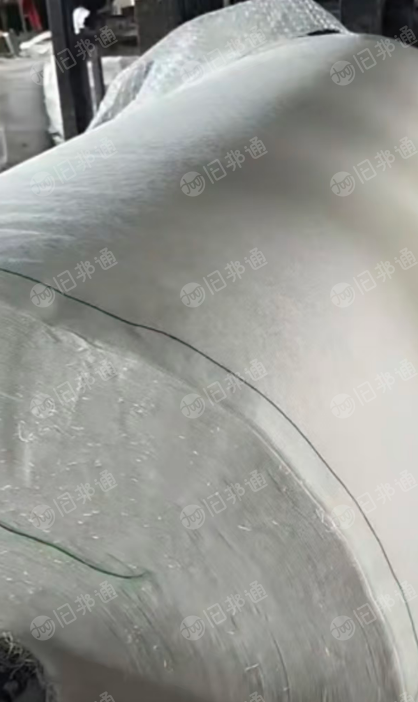 出售白色涤纶工业布，纯涤拉丝布，现货有32吨，货在江苏无锡