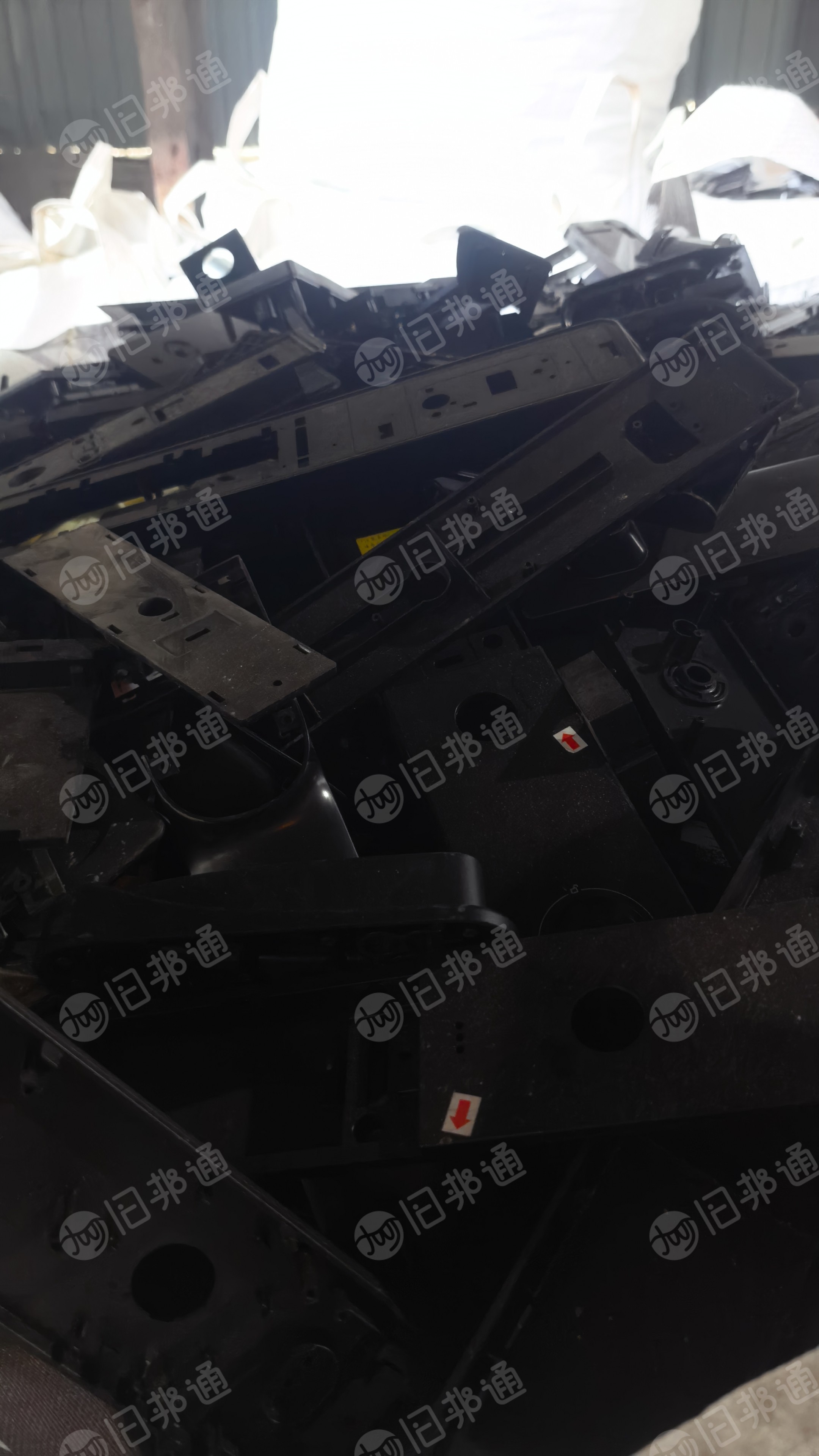 长期出售电子锁厂下来的abs/pc合金毛料，防火，现货10吨左右
