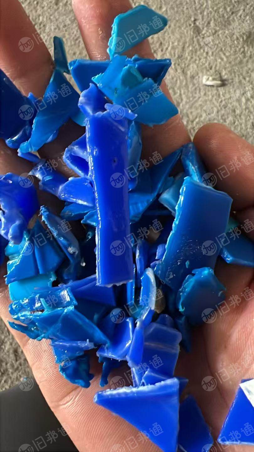 长期出售大小蓝桶破碎料，现货一挂车
