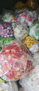 出售食品厂PVC便签纸，小食品包装袋，有分开