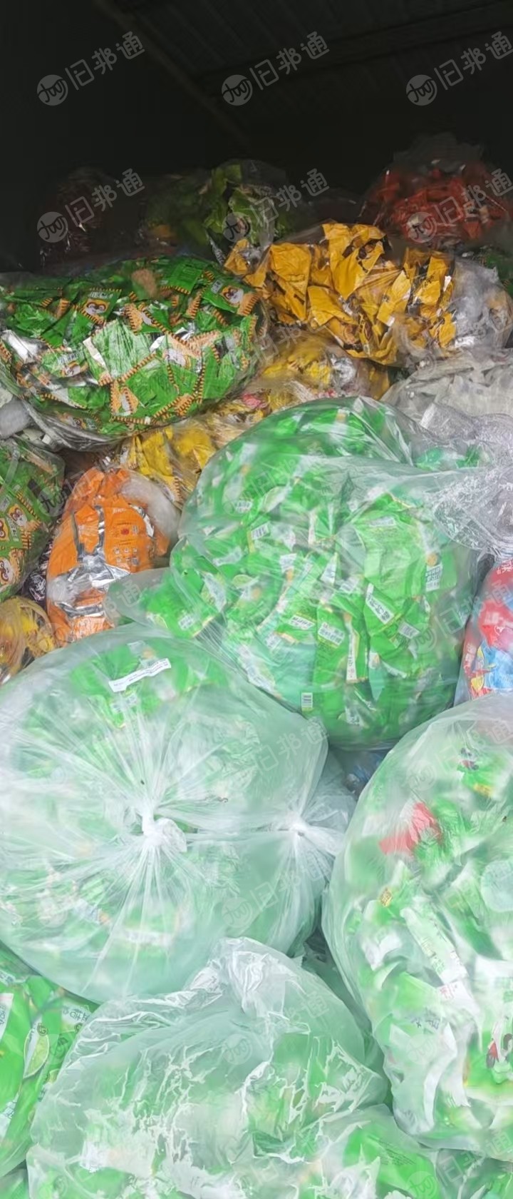 出售食品厂PVC便签纸，小食品包装袋，有分开