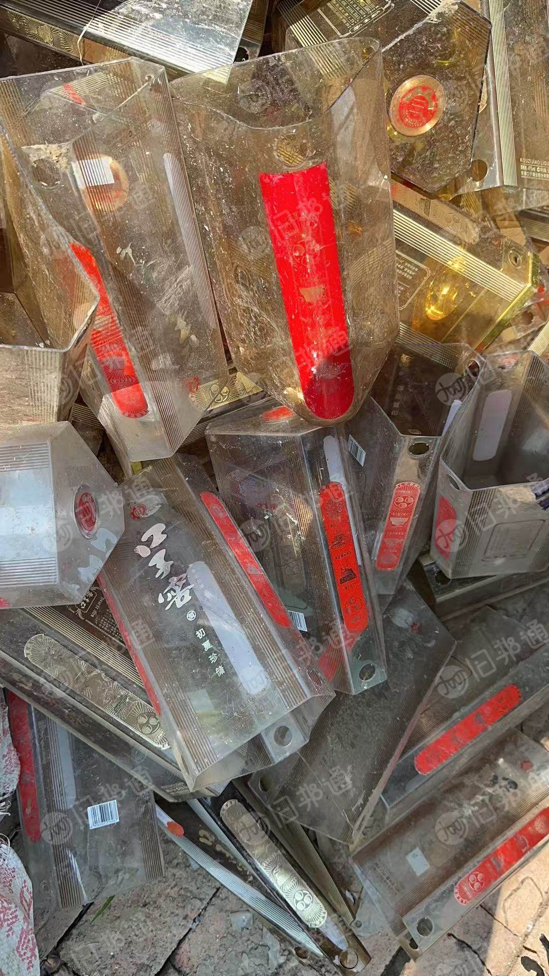 长期求购PET酒盒毛料，透明酒盒和花色酒盒都可以，看货给价