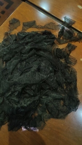 长期出售印染厂下来的锦纶花边边角料，锦氨废布，月供几十吨，在福建福州