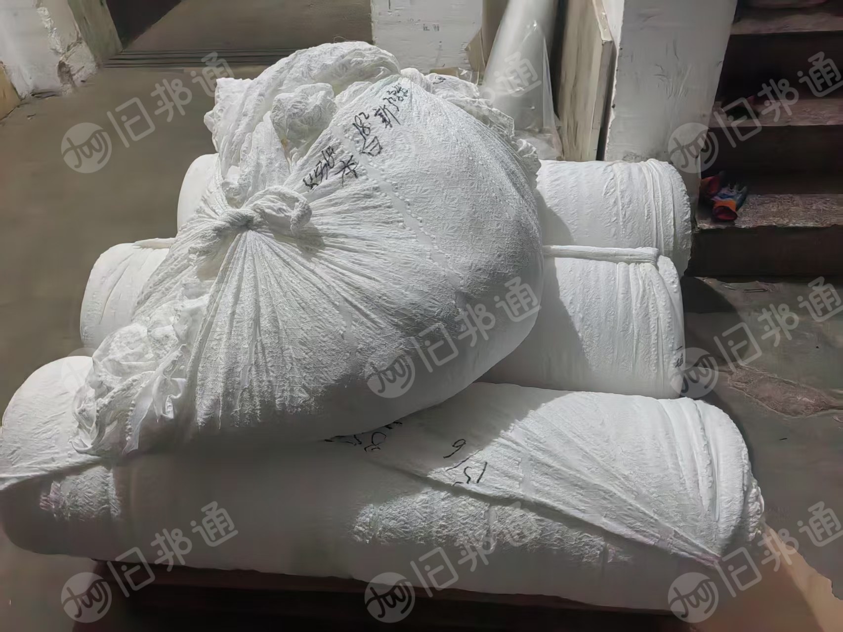长期出售印染厂下来的锦氨花边卷布，花边布料，月供几十吨，在福建福州