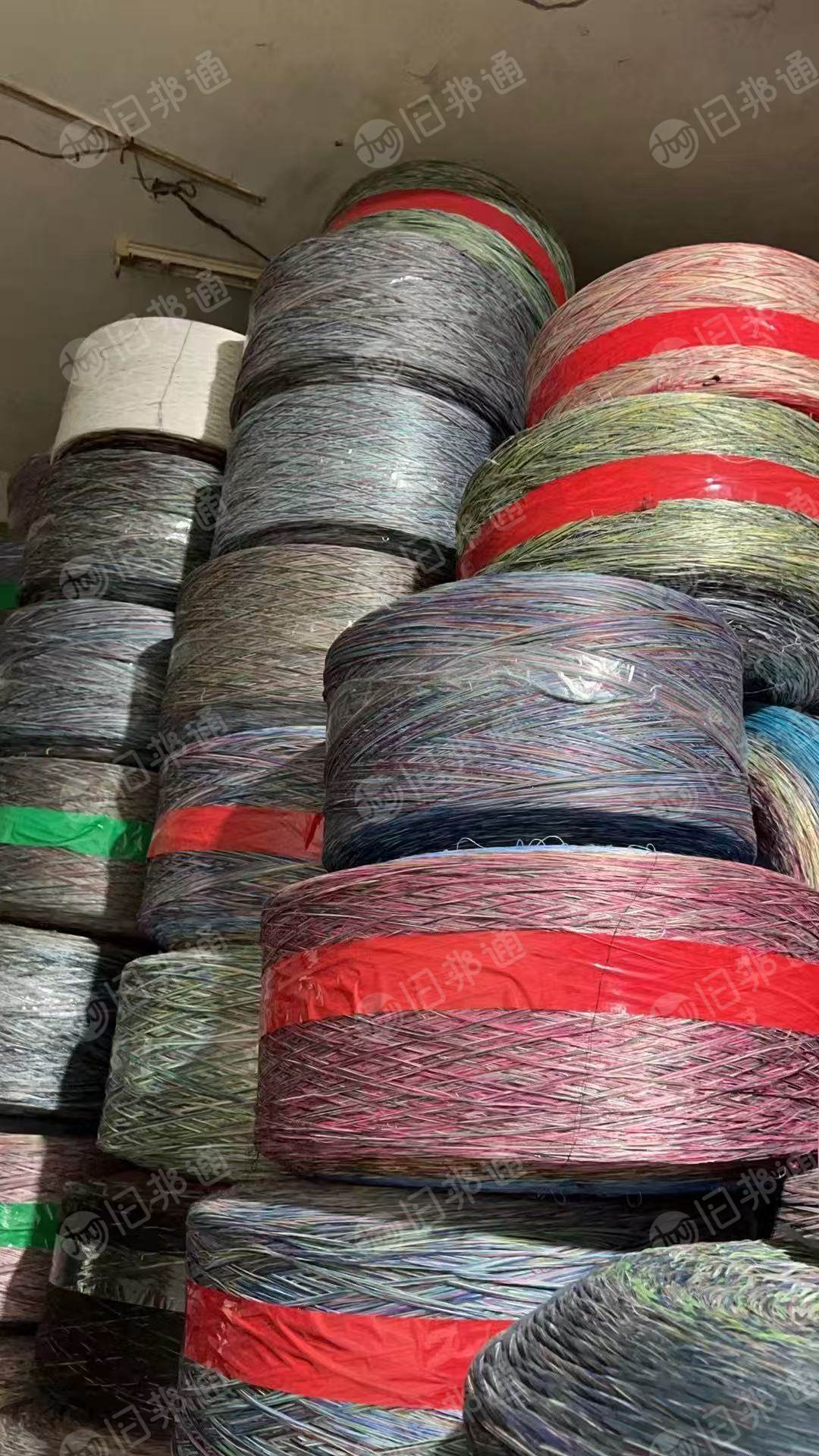 长期出售杂色涤纶大盘丝，涤纶纱线，涤纶库存丝，现货40吨，在福建泉州