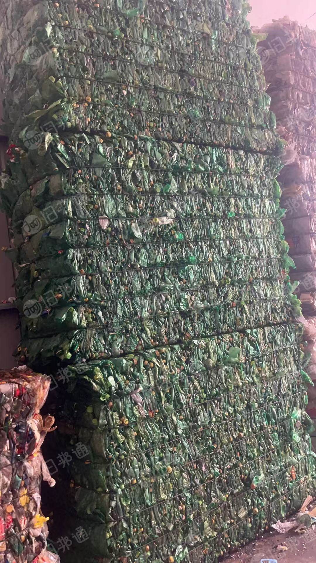 出售PET油壶砖，二级蓝白瓶砖，绿瓶砖，现货各一挂车