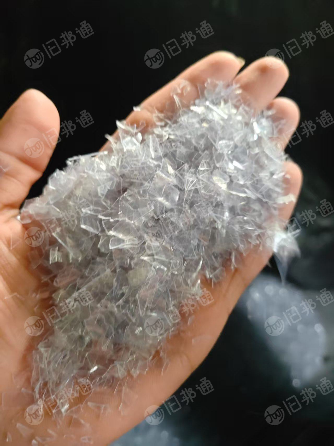 出售B级PET吸塑片破碎料，每个月三四十吨