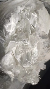 厂家长期出售烫边下来的白色涤纶工业长丝，涤纶废丝，现货有15-20吨，货在江西抚州