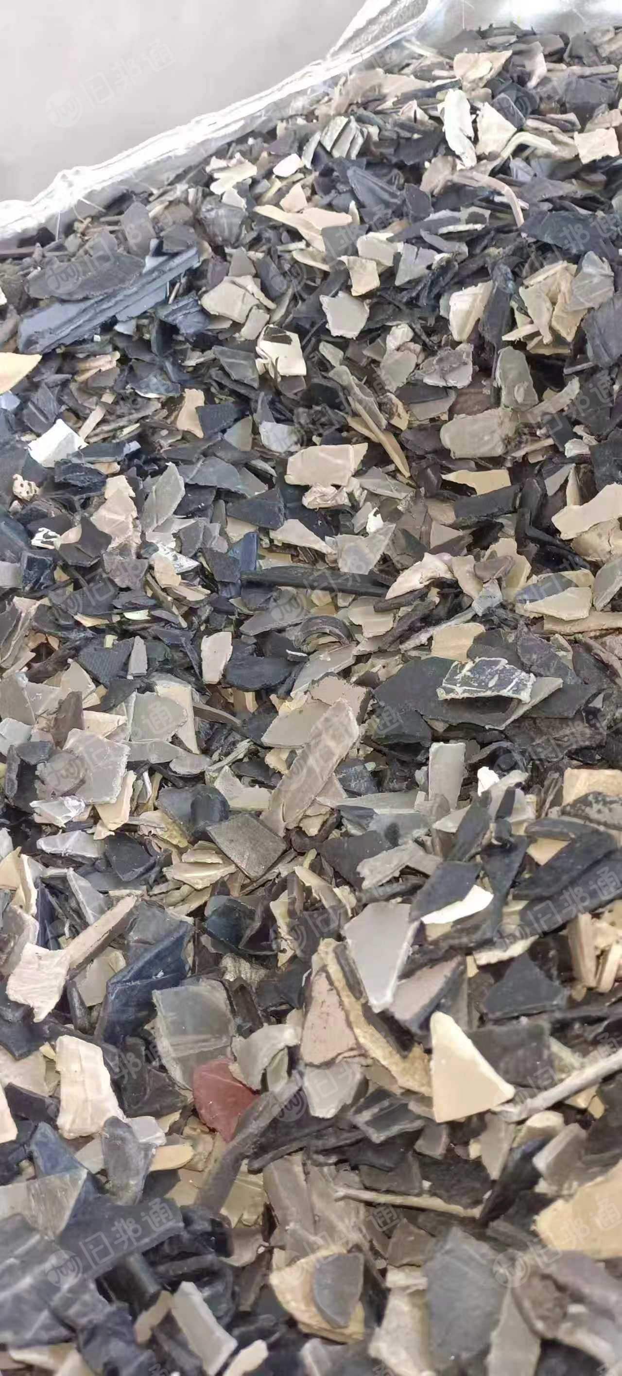 出售汽车内饰，保险杠破碎料，黑丙pp破碎料，月供200吨