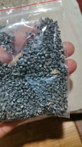 出售PE颗粒，过80目三层加60目三层网