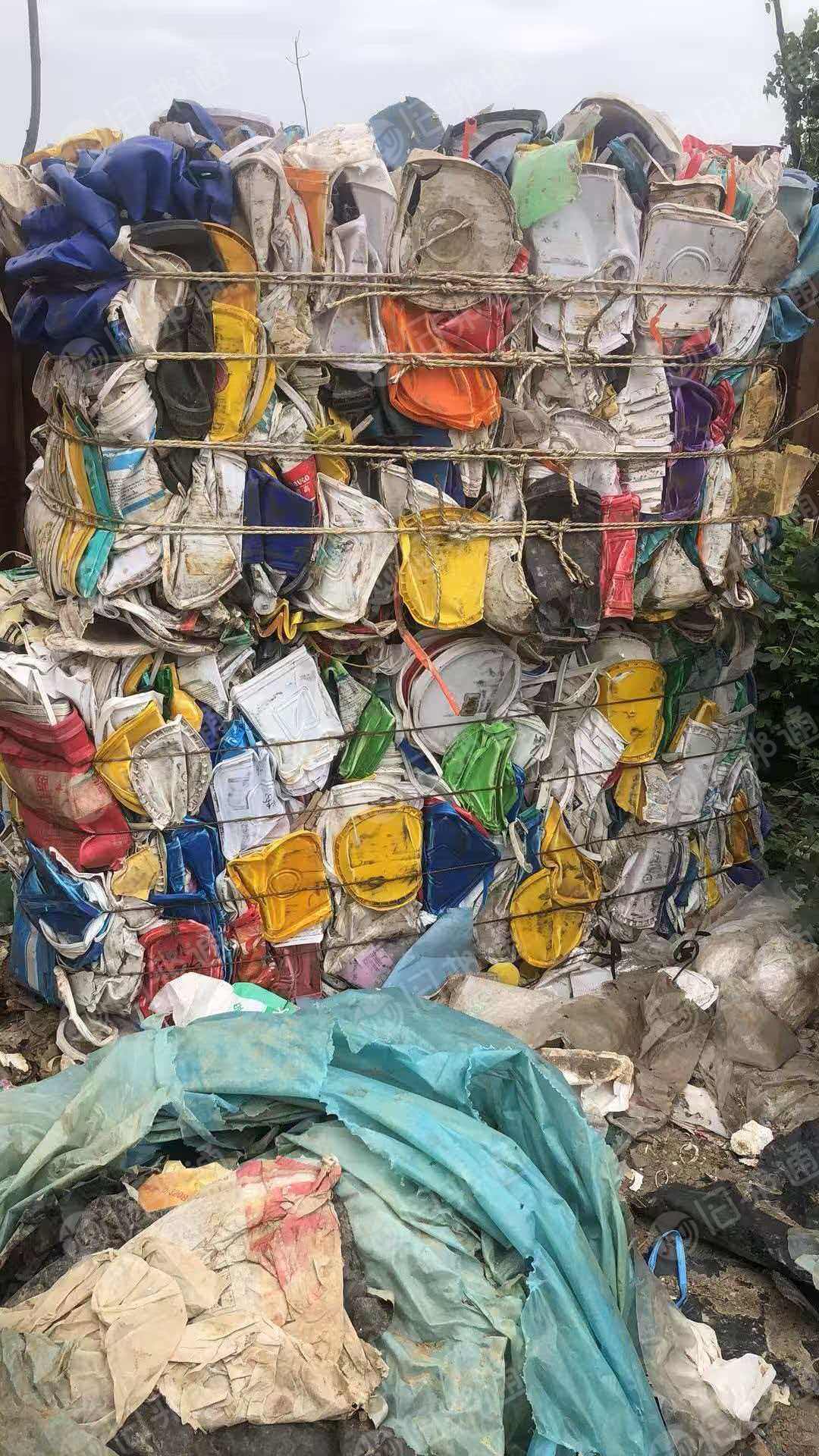 长期出售pp涂料桶压块
