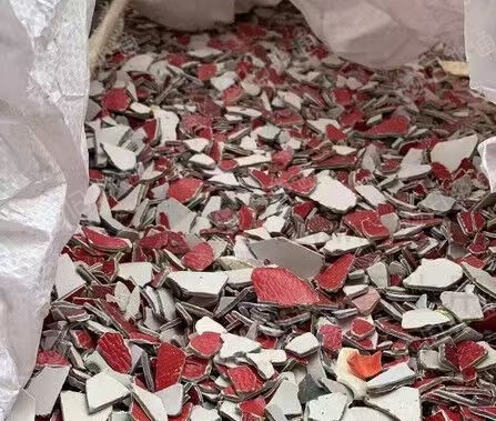 长期出售PVC树脂瓦破碎料，树脂瓦粉碎料