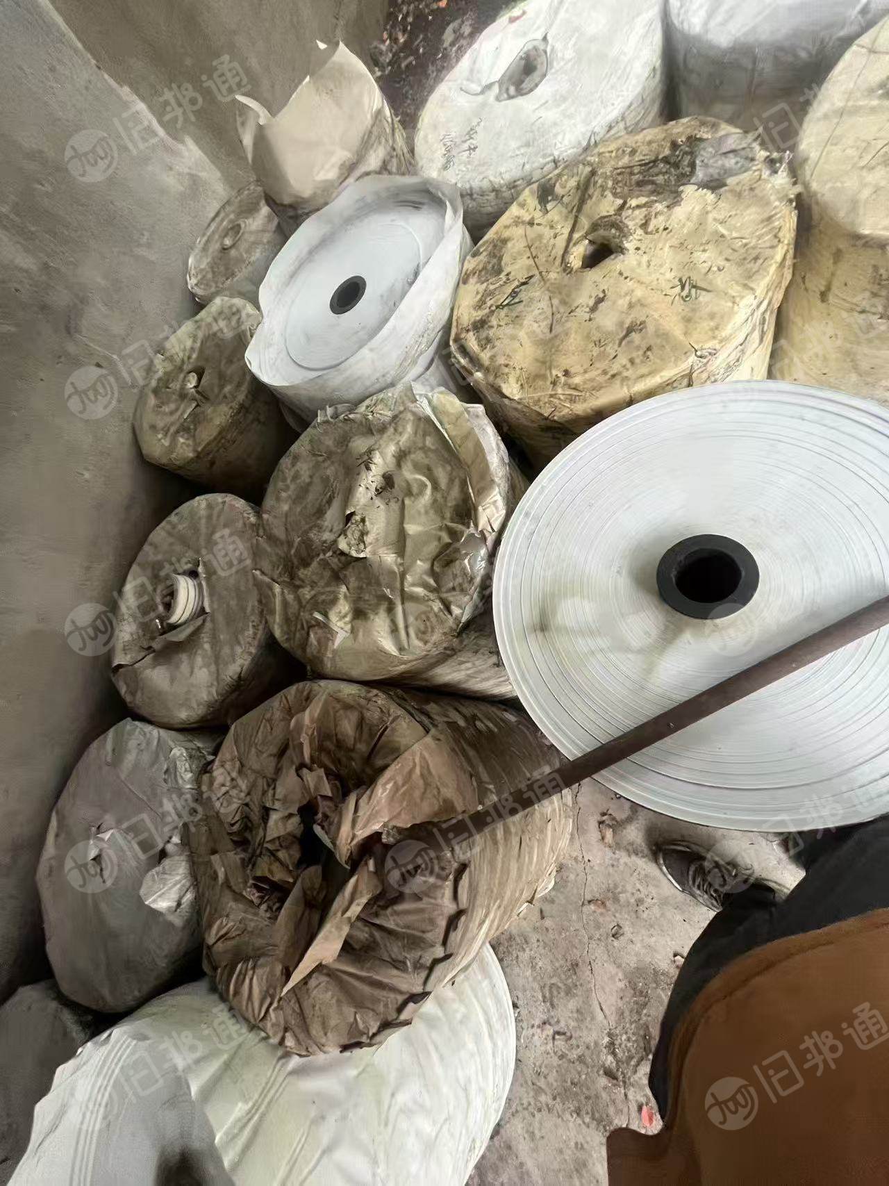 出售一级白中性pvc壁纸卷料,高70.直径55,现货10吨