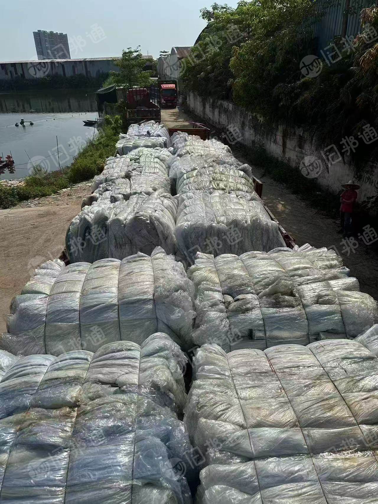 长期出售软质带胶透明PVC膜，月供80吨左右