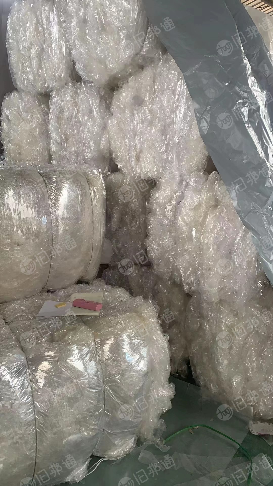 长期出售TPU车衣膜,带胶的现货30吨左右,不带胶的现货3吨左右