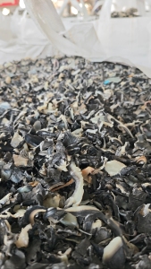 出售PE油箱破碎料，现货40吨